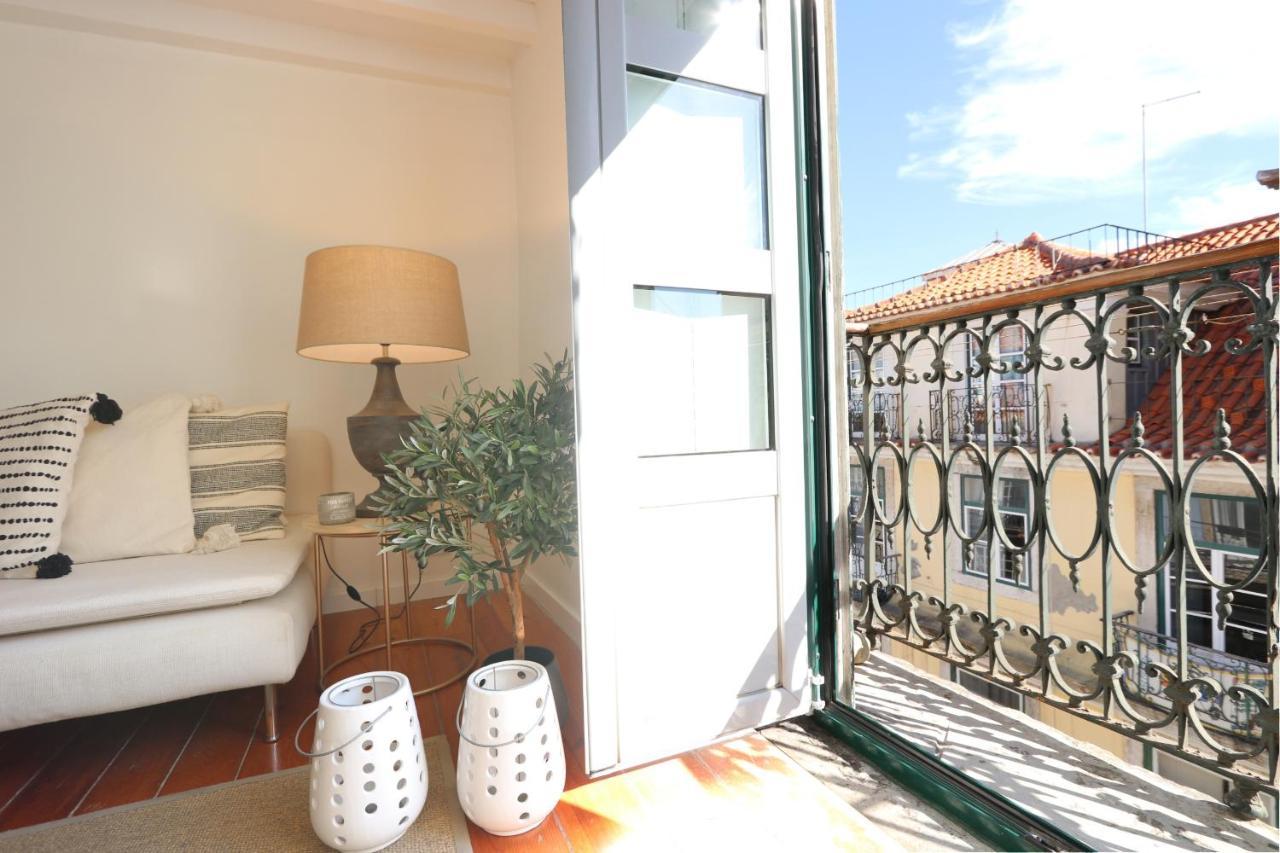 Chic Urban Retreat At Downtown With Balcony & Views Daire Lisboa Dış mekan fotoğraf