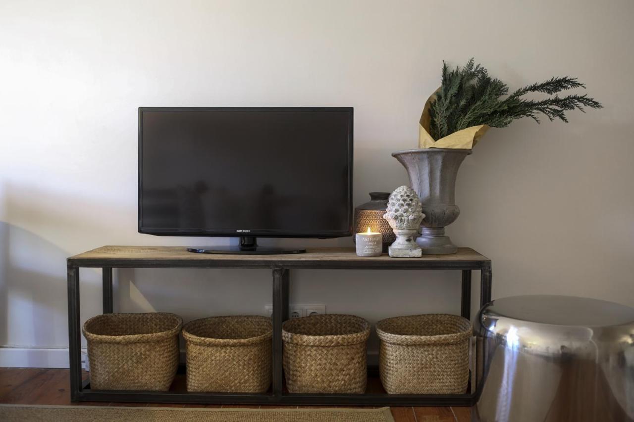Chic Urban Retreat At Downtown With Balcony & Views Daire Lisboa Dış mekan fotoğraf
